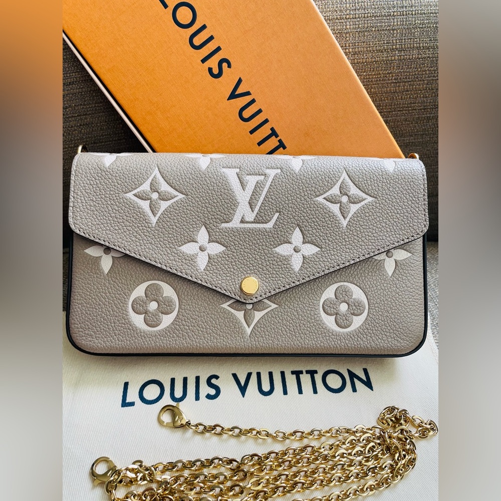 ❌Sold❌ Authentic Louis Vuitton Felicie Pochette